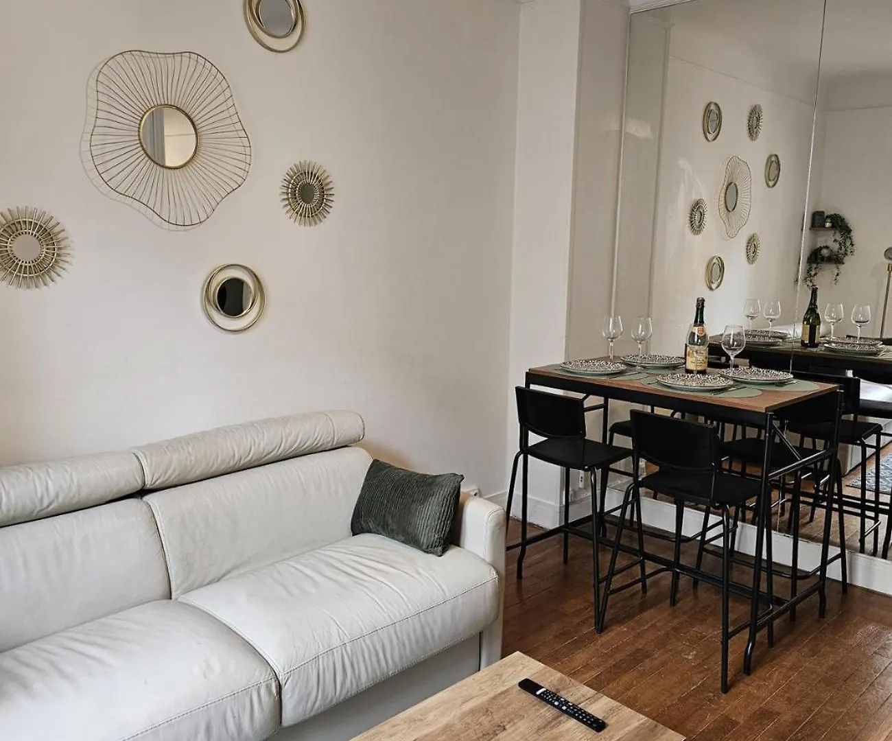 Beautiful 1 Bedroom Flat In Paris 17Th 0*,  フランス