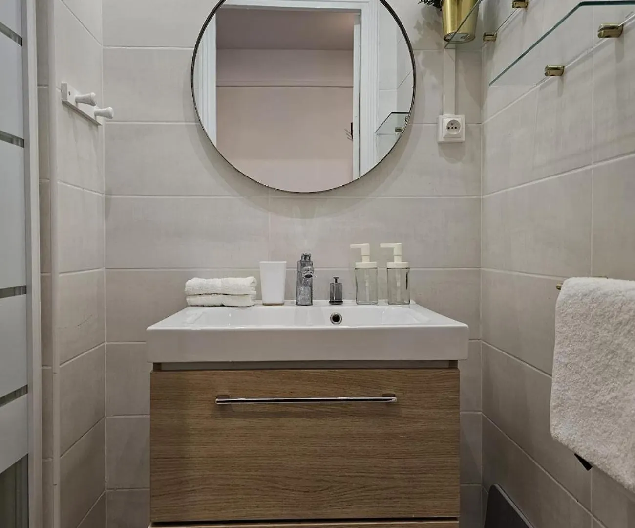 Beautiful 1 Bedroom Flat In Paris 17Th 0*,