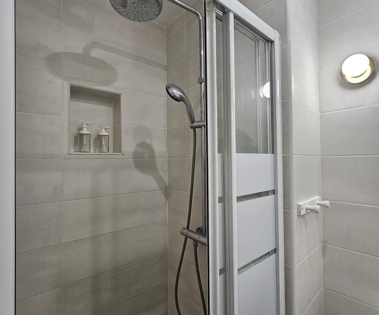 Beautiful 1 Bedroom Flat In Paris 17Th